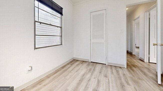 Building Photo - 526 Ware St