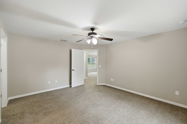 Building Photo - No HOA! Spacious 3 Bedroom Home with Large Backyard & Fire Pit – Move-In Ready