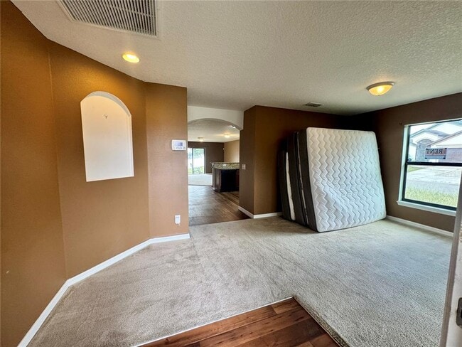 Building Photo - 1090 Woodlark Dr