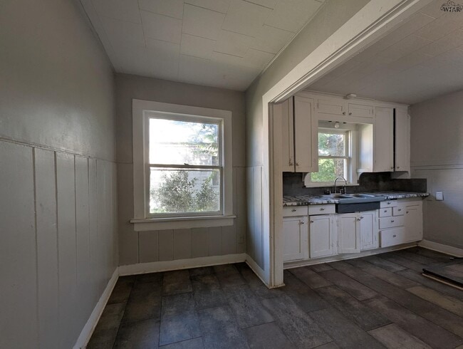 Building Photo - 1706 McGregor Ave