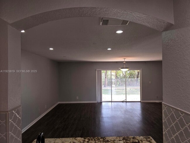 Building Photo - 6132 Southard St