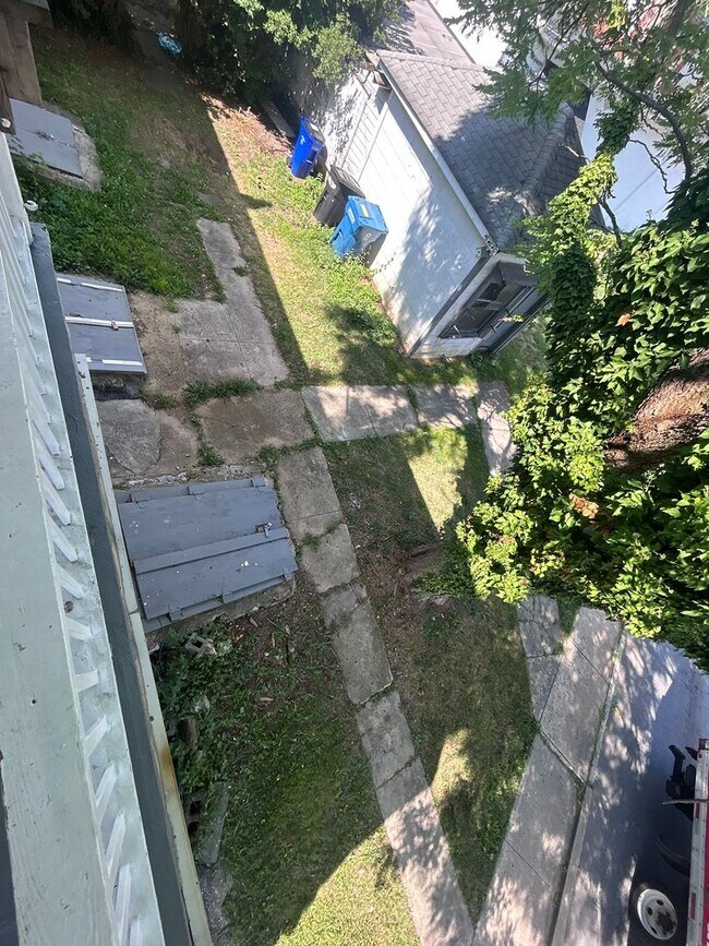 Building Photo - 605-609 S Potomac St