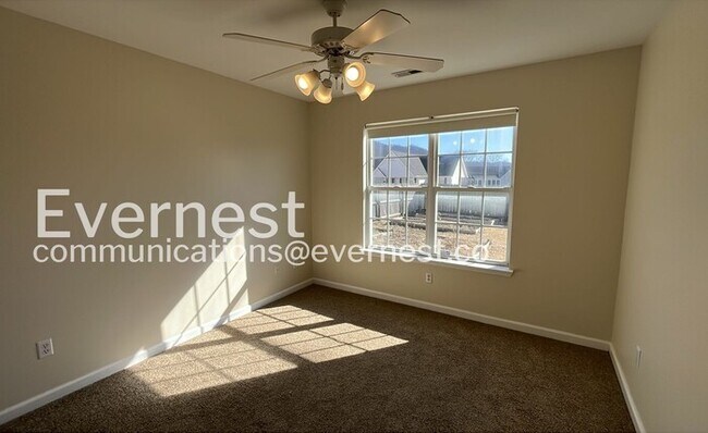 Building Photo - 14 Fawn Ln