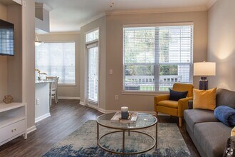 Building Photo - Luxury Living + $1,000 Off!