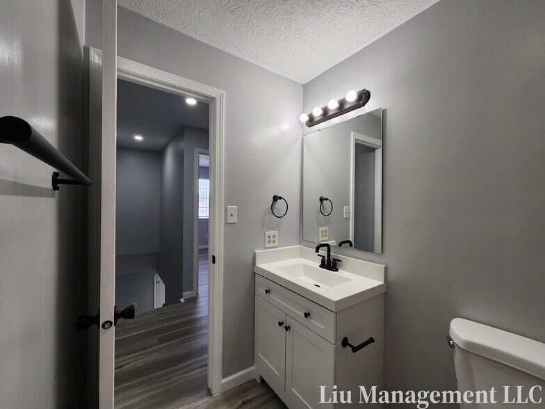Building Photo - 3708 Dorval Pl
