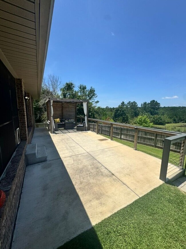 Building Photo - 4 Bedroom All Brick Home in Willow Creek Plantation!
