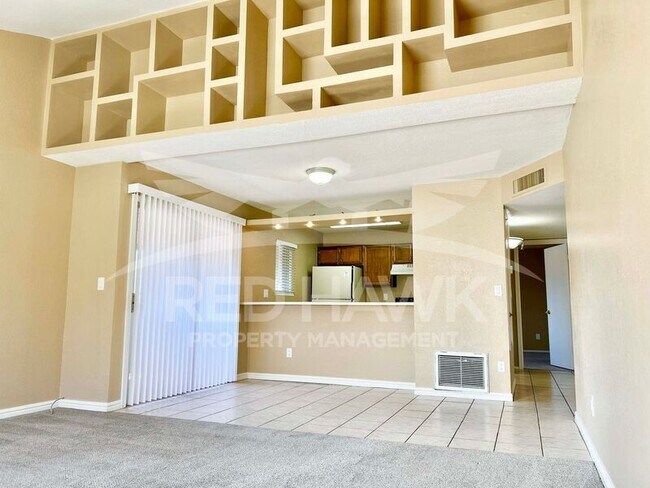 Building Photo - 623 W Guadalupe Rd