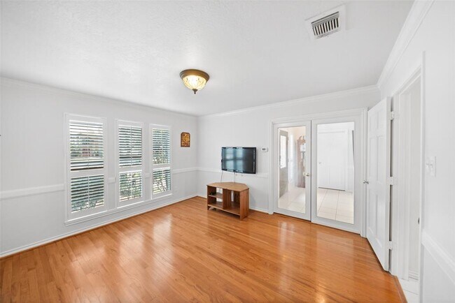 Building Photo - 6923 Mossridge Dr