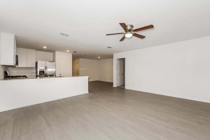 Building Photo - 2221 La Vis Ln