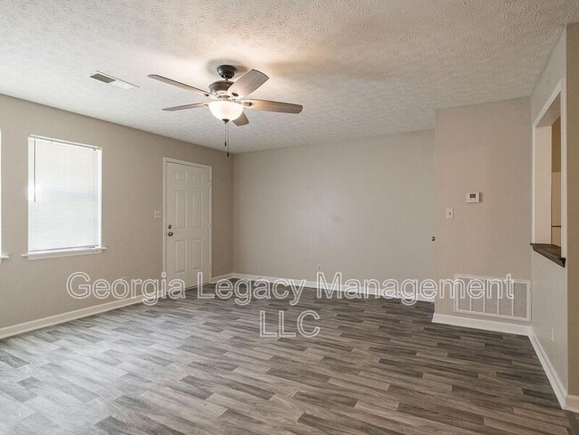 Building Photo - 151-153 Massey Lane