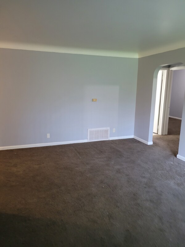 Building Photo - 1181 Elms Rd