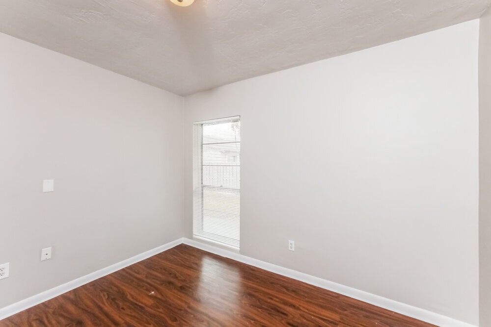 Building Photo - 11010 SW 123rd Ave