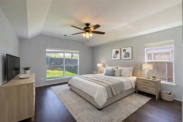 Building Photo - 9200 Warren Dr