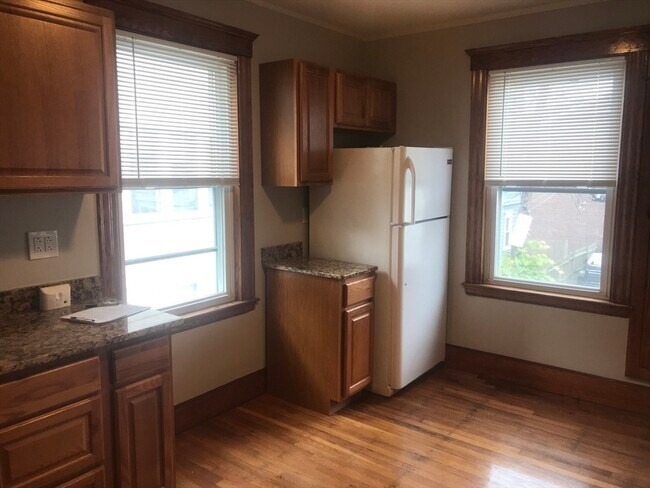Building Photo - 18 Hanover Cir