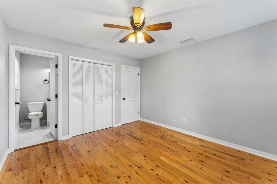 Owners Bedroom - 3100 Mildred Dr