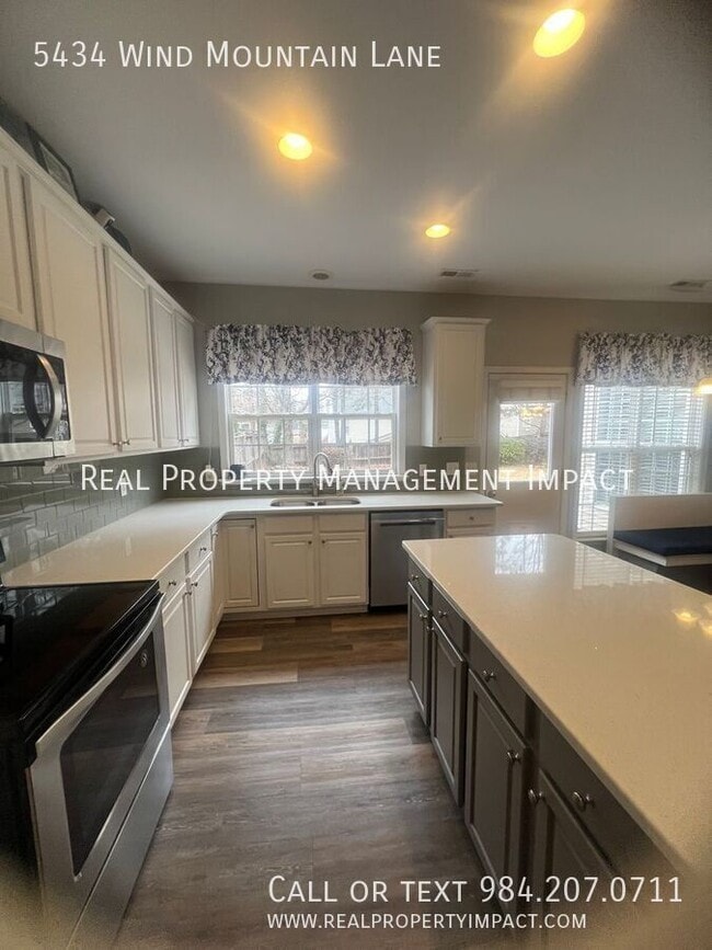 Building Photo - 5434 Wind Mountain Ln