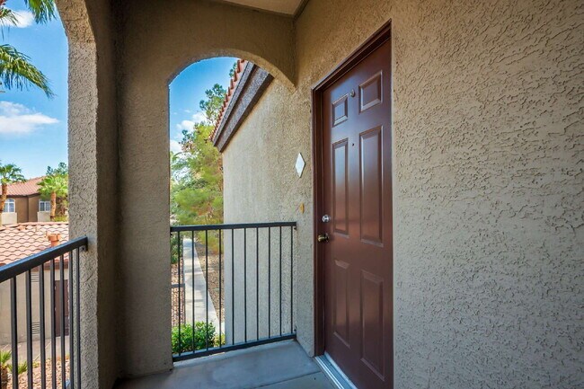 Building Photo - "Chic 1-Bedroom Oasis in Prime Las Vegas Location – 813 Sq. Ft. of Comfort with a GARAGE!"