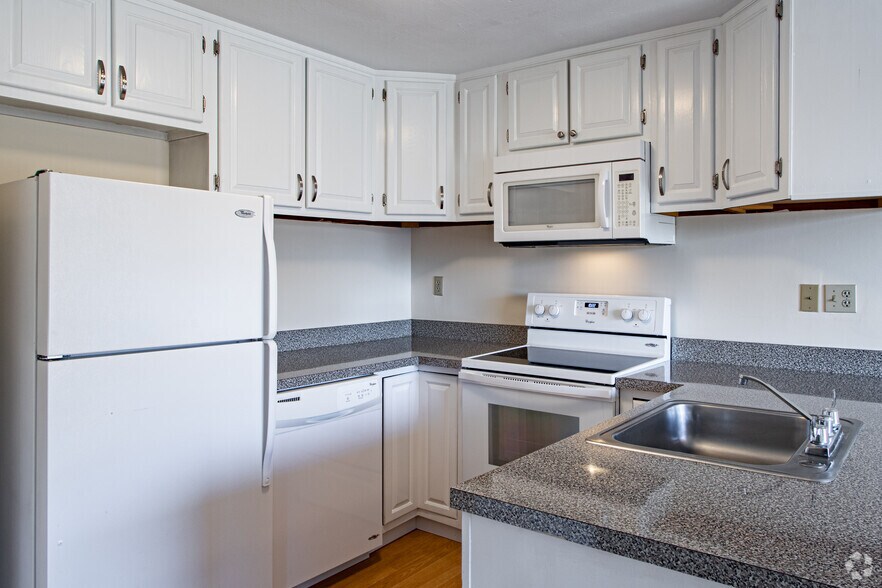 Cherry Hill Apartments 600 Way Newmarket NH 03857 Apartment