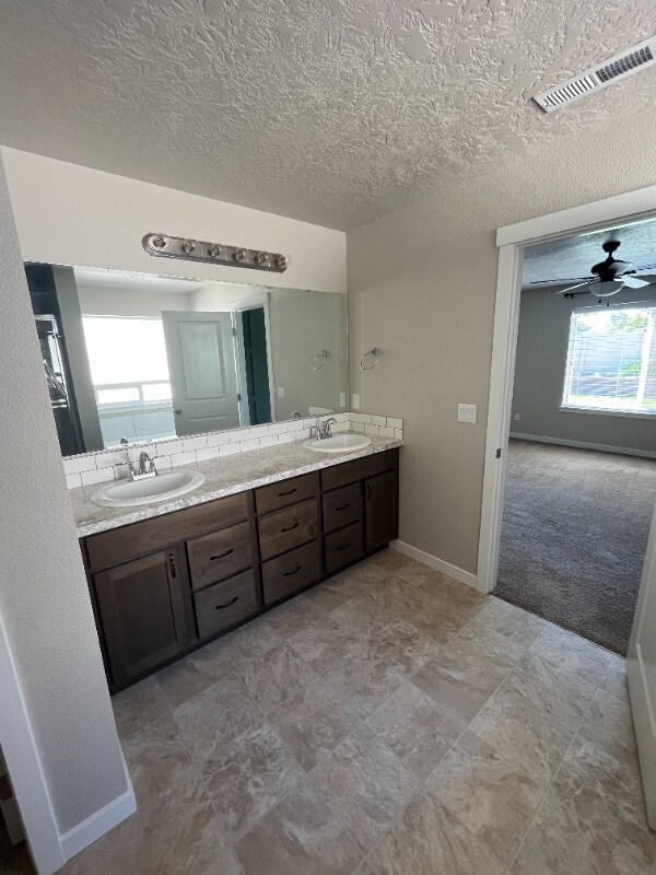 Building Photo - 3709 E Warm Creek Ave