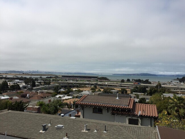 Building Photo - 841 Solano Ave