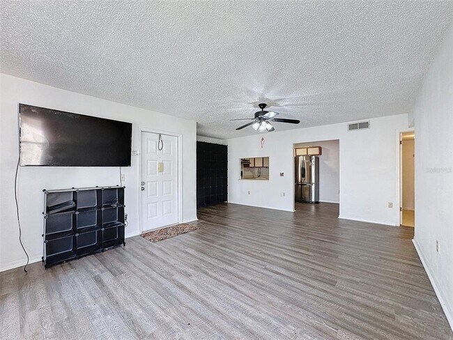 Building Photo - 12218 Fox Chase Dr
