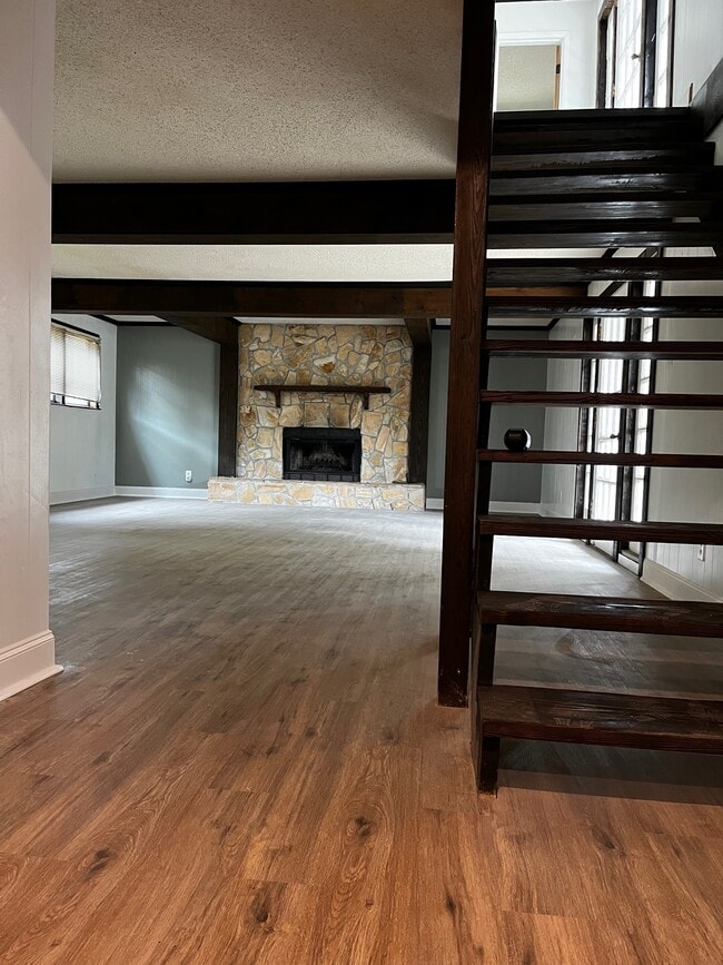 Building Photo - 6650 Zeigler Blvd