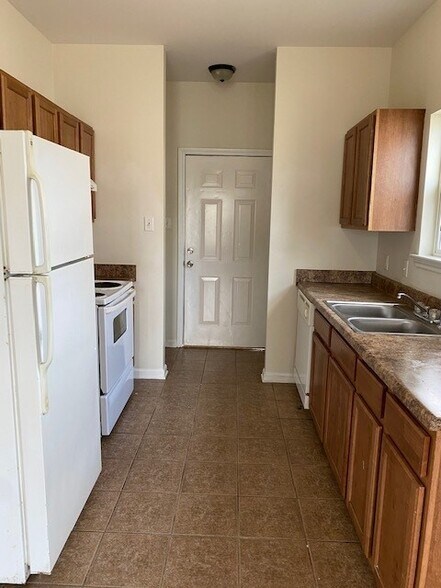 kitchen - 6230 Pasteur Blvd