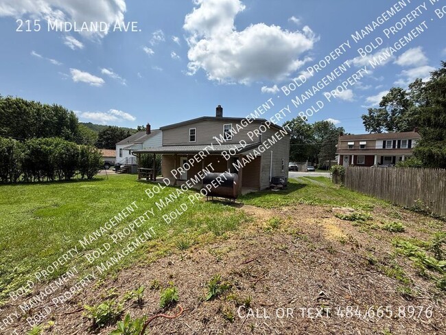Building Photo - 215 Midland Ave