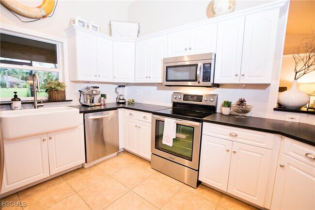 Building Photo - 22631 Island Lakes Dr