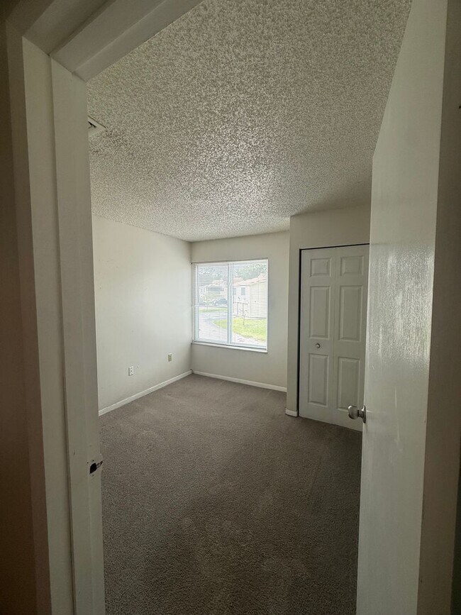 Building Photo - 1101 Spring Meadow Dr