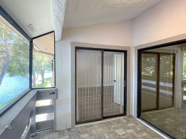 Building Photo - One-Bedroom Second Floor Condo in Winterset Community