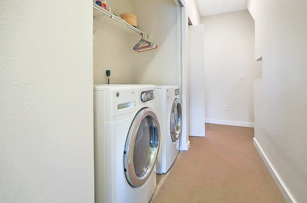 Laundry area - 3400 Larimer St