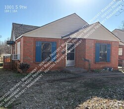 Building Photo - 1001 S 9th-