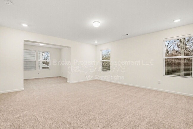 Building Photo - 162 Aspire Cir