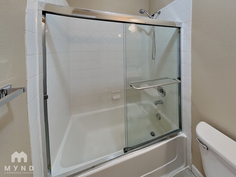 Building Photo - 803 E 98th Ave