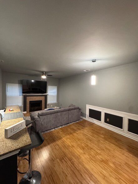 Building Photo - 526 Tufton Tr