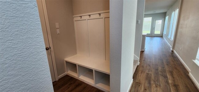 Building Photo - 336 Banyon Dr