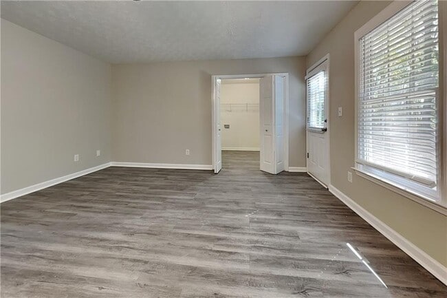 Building Photo - 204 Leighs Grove Ct