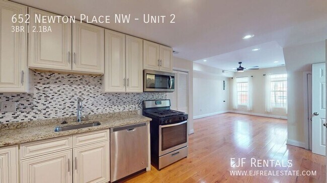 Building Photo - 652 Newton Pl NW
