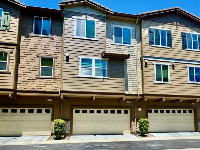 Building Photo - 6576 S Mariposa Ct