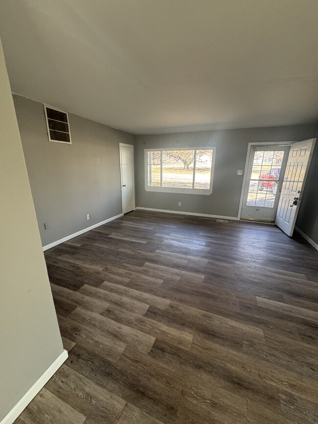 Building Photo - 919 SW Croix Pl