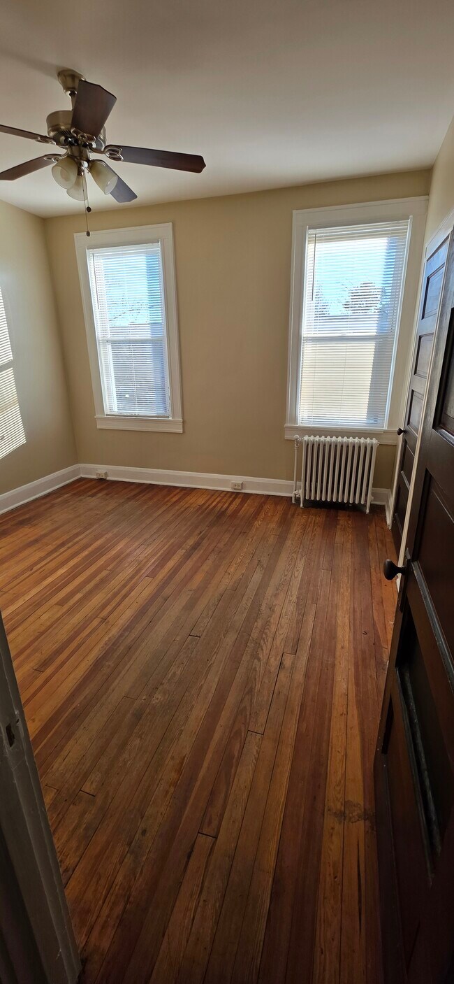 Building Photo - 2826 Mayfield Ave