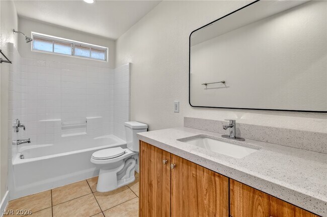 Building Photo - 3021 Aloha Ave