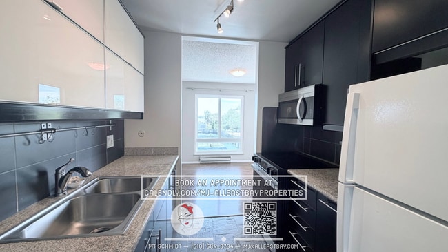 Building Photo - Sunny, west facing, Large 1 bedroom with tons of storage, includes water/garbage/amenities/parking!