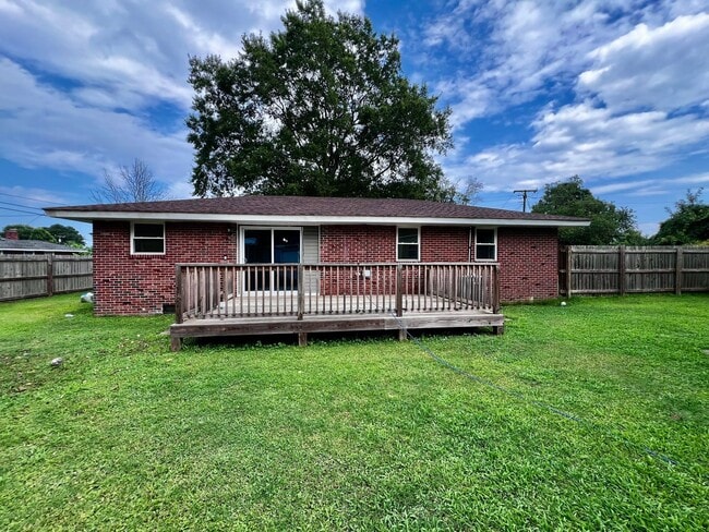 Building Photo - Charming 4 Bedroom home in Norfolk