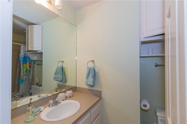 Building Photo - West Austin 3x3 Cozy Home!