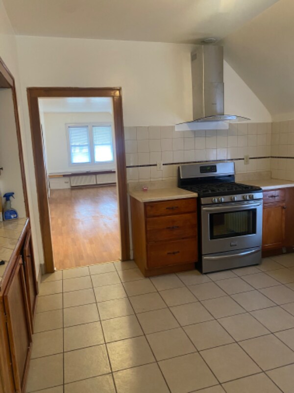 Building Photo - 141 E 23rd St