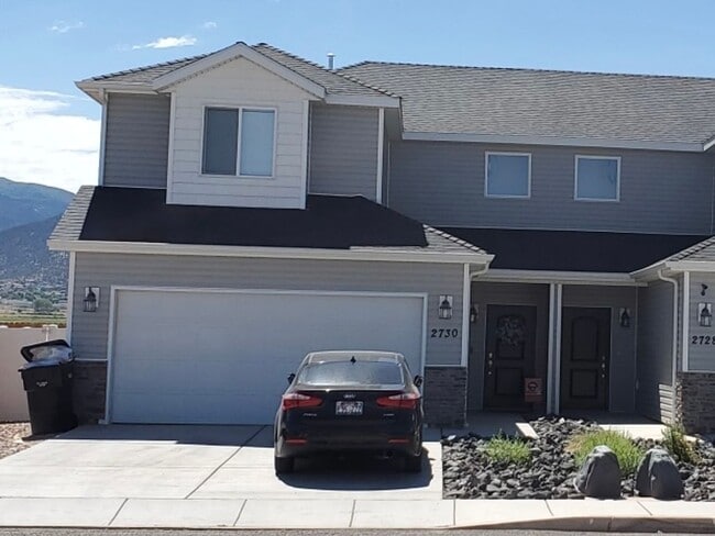 Primary Photo - Adorable 3-Bedroom Townhome with 2-Car Gar...