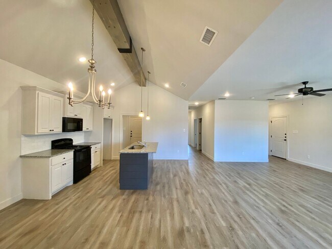 Building Photo - 1703 102nd St