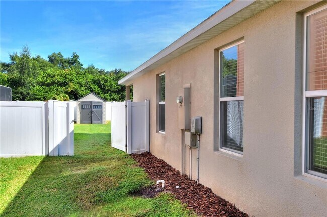 Building Photo - 1900 Wind Meadows Dr